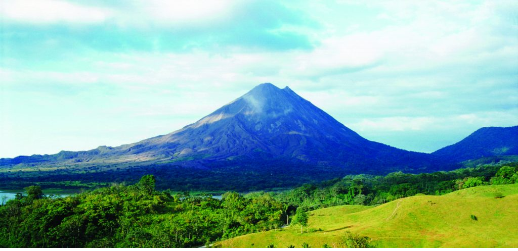 Highlights of Costa Rica 7 Days Deluxe Class